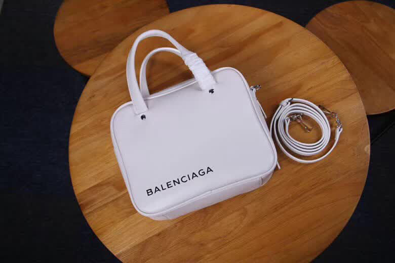 BALENCIAG巴黎世家 超暴款包包 摔紋牛皮手提跨包  BL1854